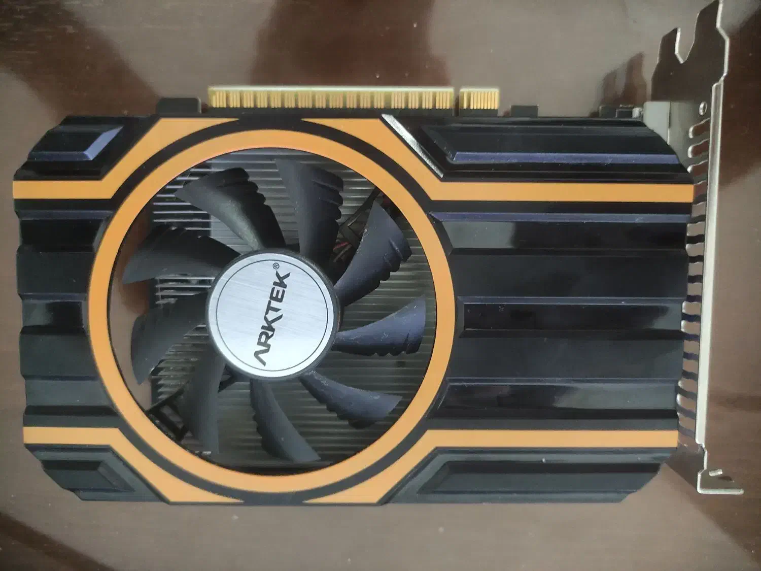 کارت گرافیک بسیار تمیز|قطعات و لوازم جانبی رایانه|اراک, |دیوار