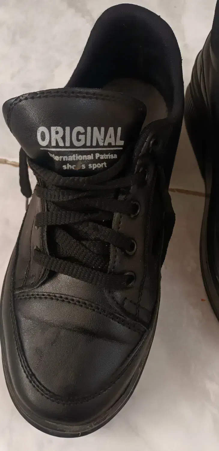 کفش اسپرت|کیف، کفش، کمربند|پرند, فاز ۶|دیوار