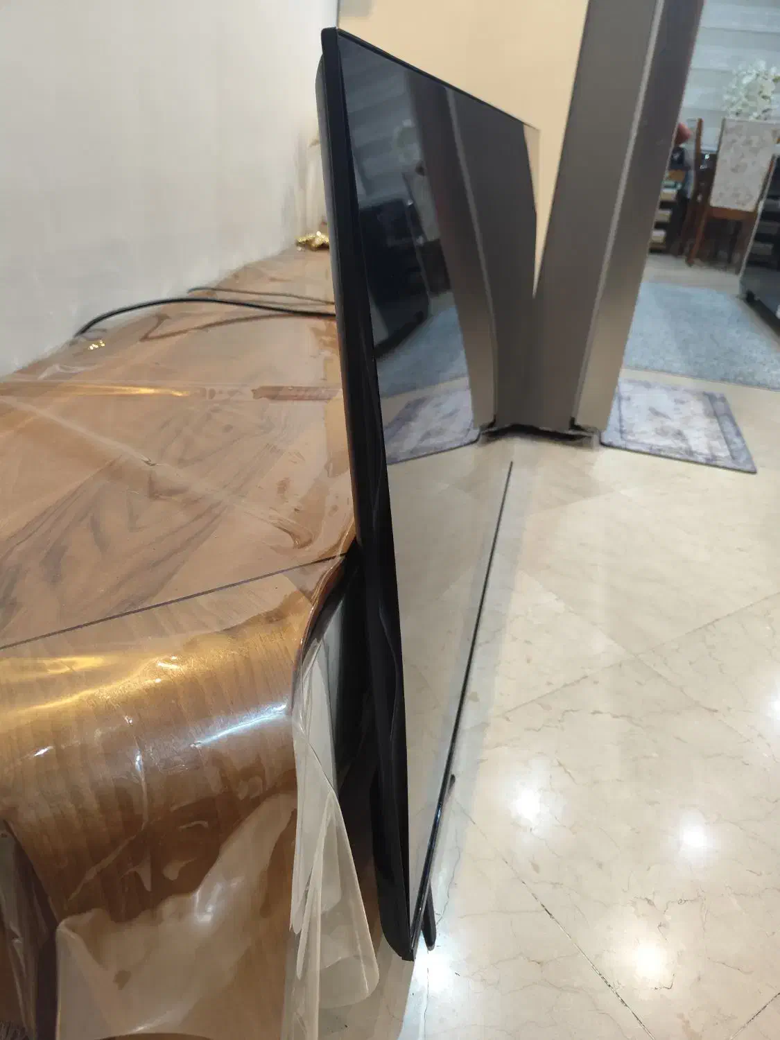 تلویزیون 65 اینچ دوو ضربه خورده|تلویزیون و پروژکتور|تهران, هروی|دیوار