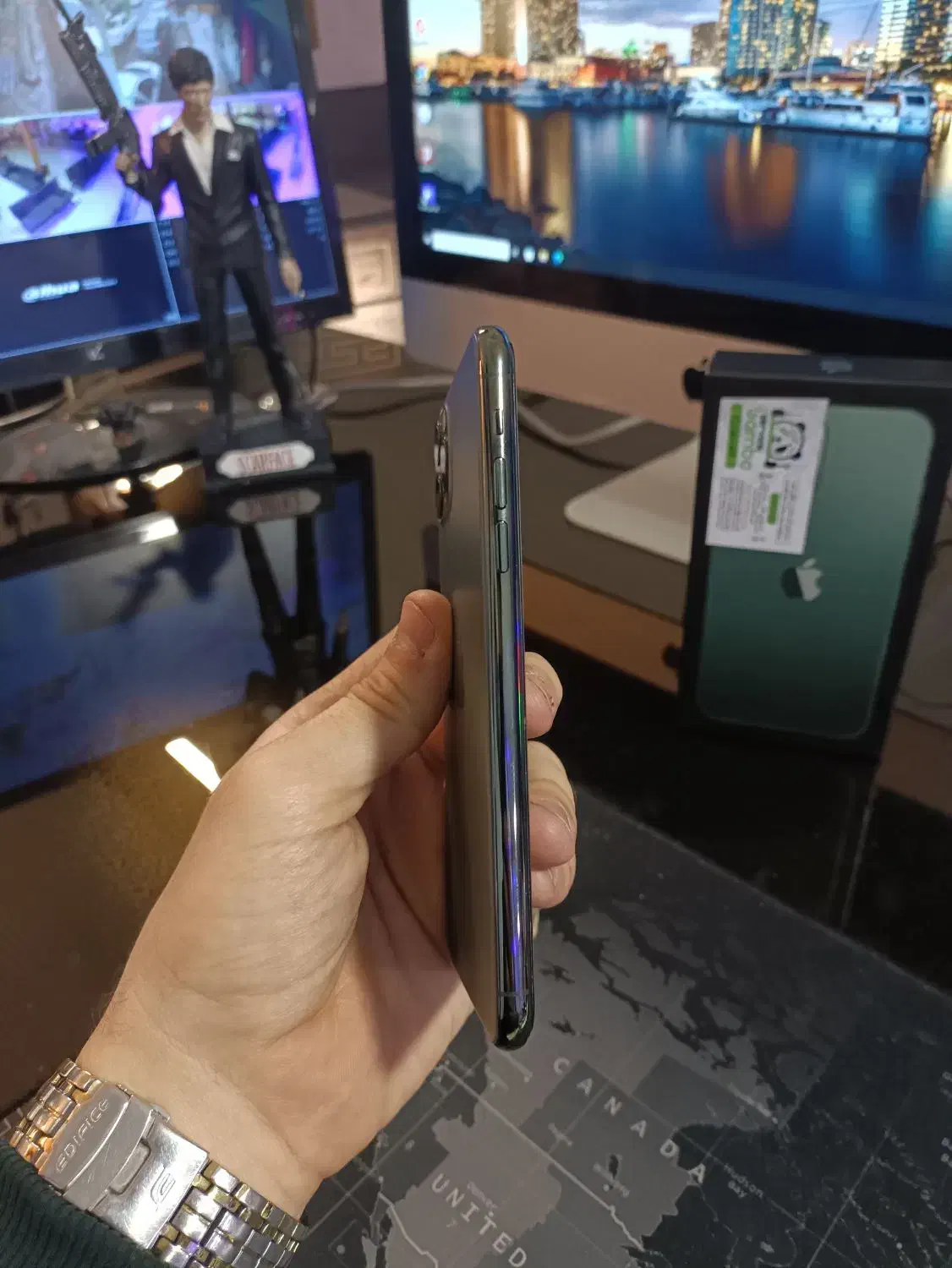 ۱۱ پرومکس|موبایل|میانه, |دیوار