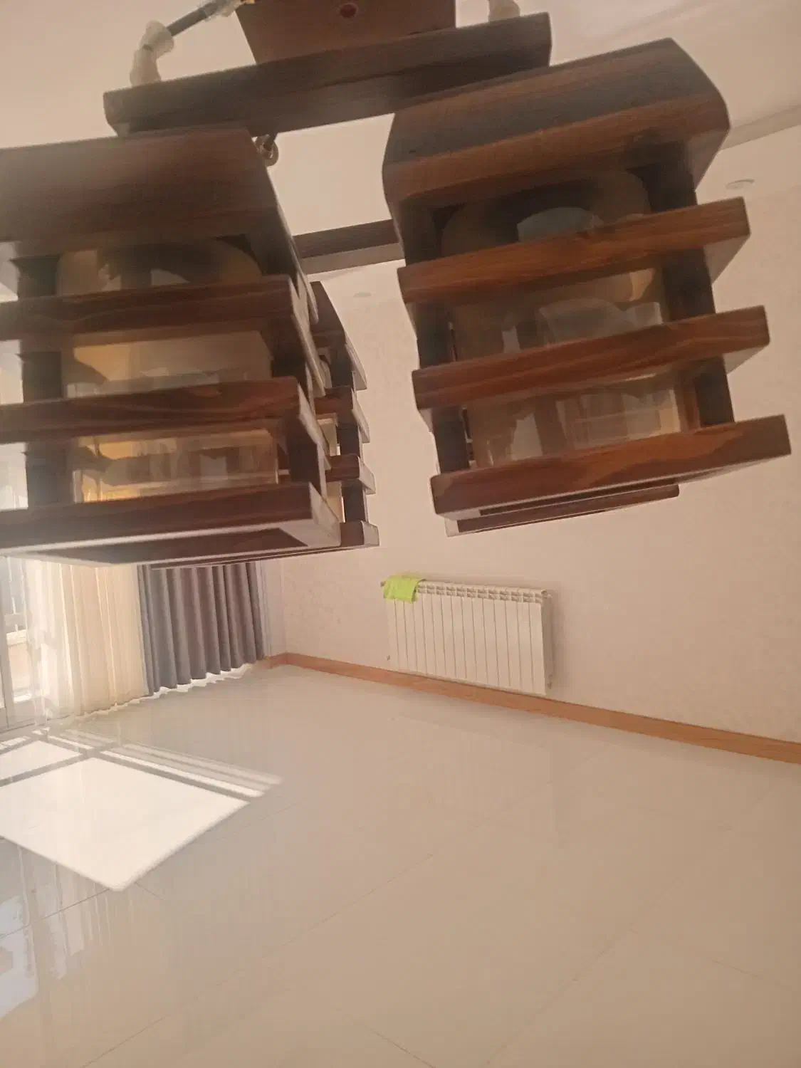 لوستر چهار شاخه|لوستر و چراغ آویز|اصفهان, خانه اصفهان|دیوار