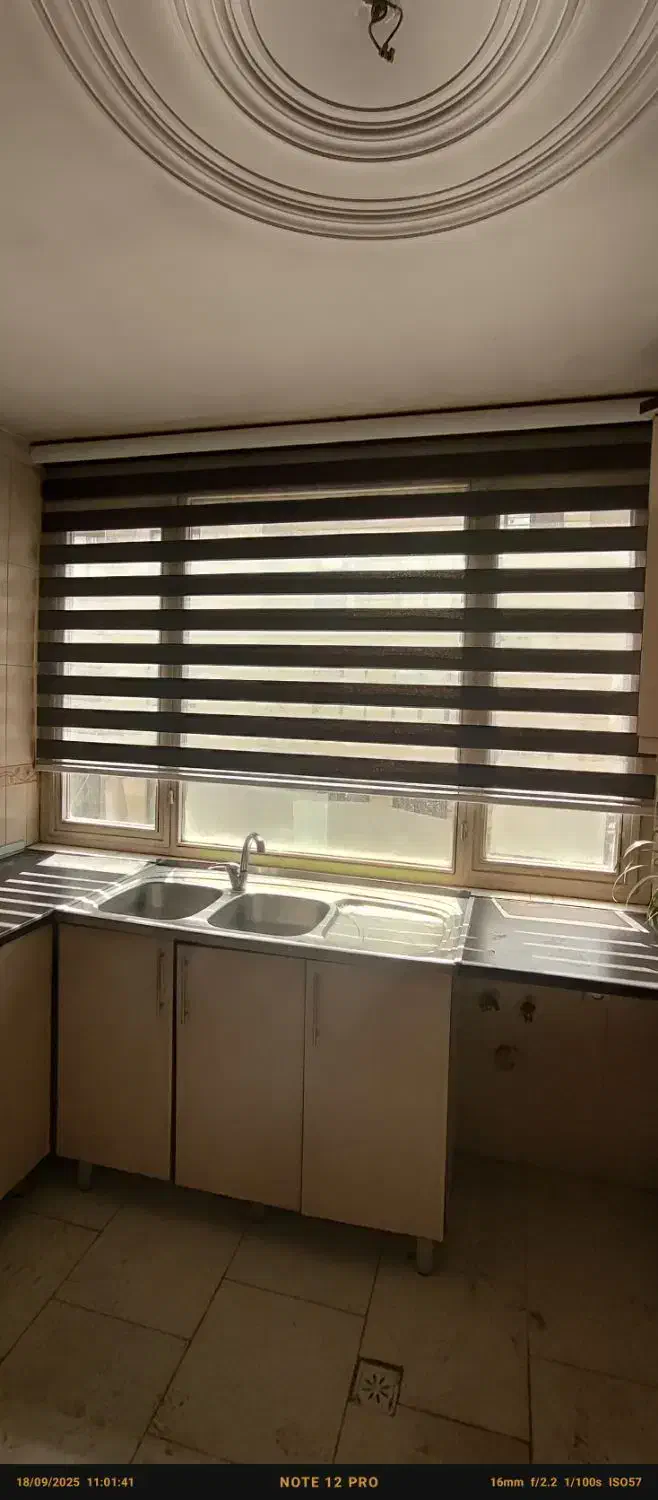 پرده زبرا کاملا سالم در حد نو خوشرنگ|پرده، رانر، رومیزی|ری, حمزهآباد|دیوار