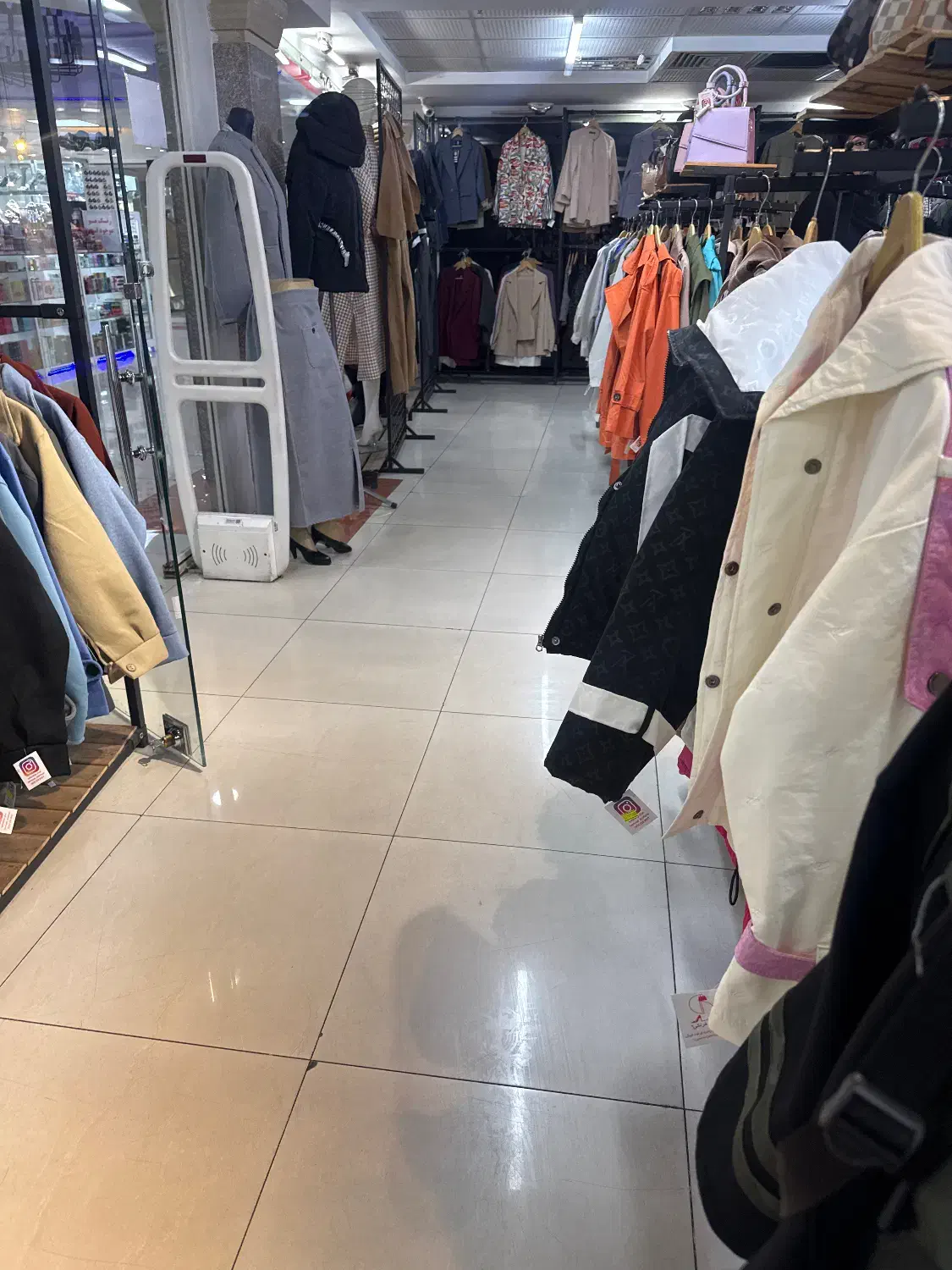 فروشنده و  ادمین اینستاگرام پوشاک زنانه|استخدام بازاریابی و فروش|تهران, امام زاده حسن|دیوار