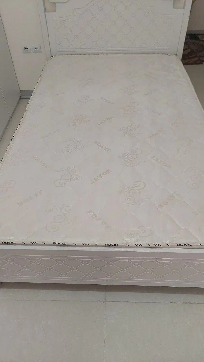 تخت خواب ۱۲۰ وتشک رویال و کمد نوجوان کاملا سالم|تخت و سرویس خواب|محمدشهر, محمدشهر|دیوار