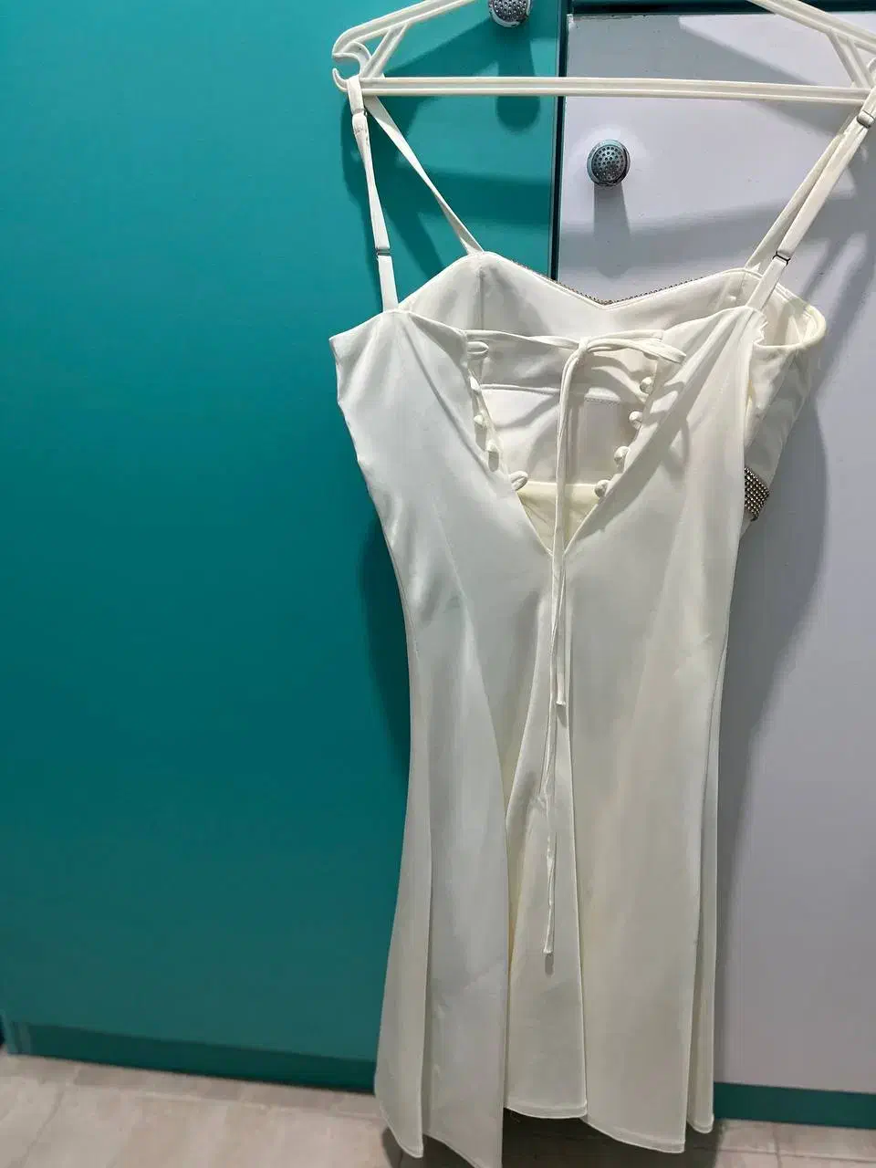 لباس مجلسی|لباس|صومعهسرا, |دیوار