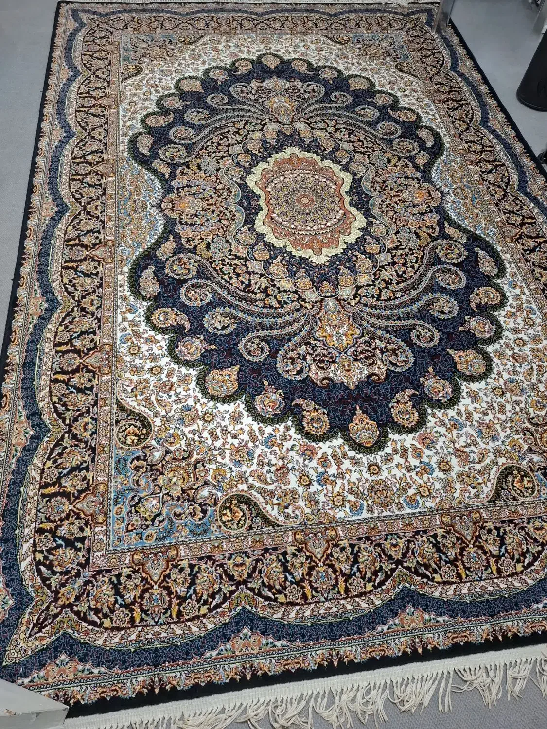 دو تخته فرش 6 متری هزار شانه|فرش|خرم‌آباد, |دیوار