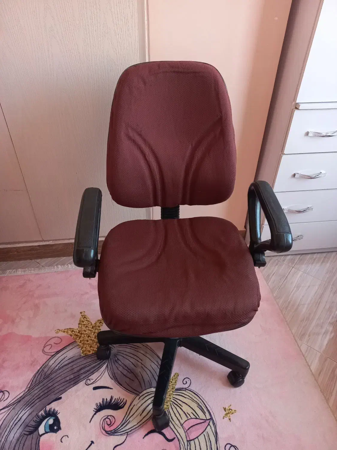 صندلی گردان تمیز وسالم|مبلمان اداری|اراک, |دیوار