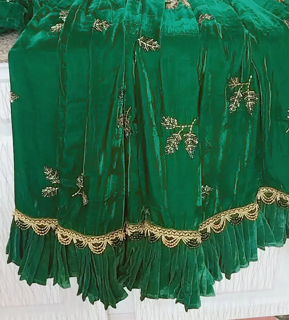 لباس|لباس|یاسوج, |دیوار