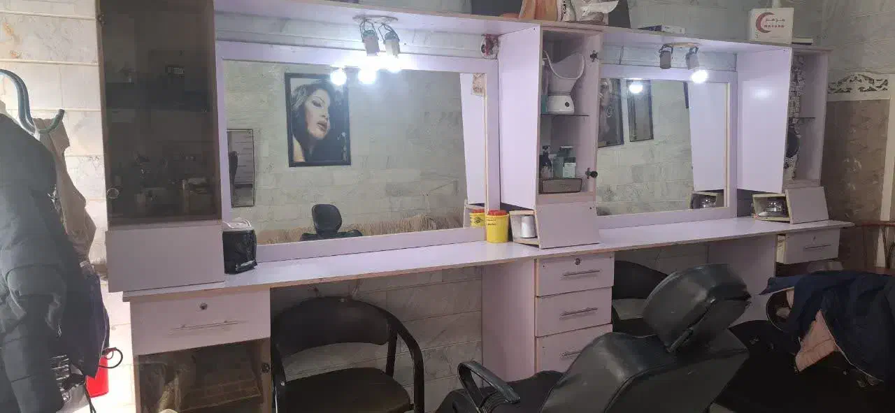 دکور آرایشگاه|آرایشگاه و سالن‌های زیبایی|قزوین, |دیوار