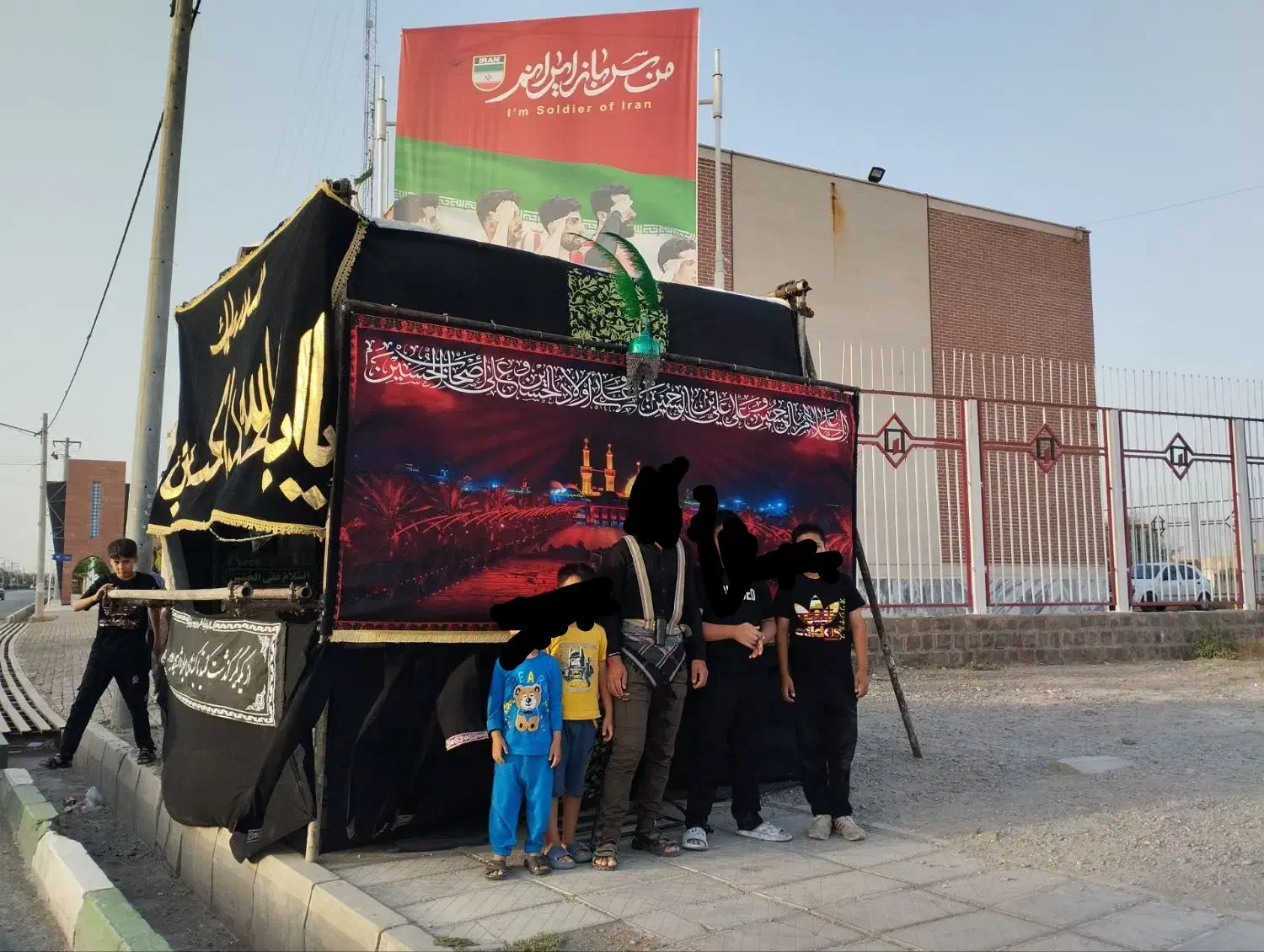 پشت منبری یا علم چهل چراغ علامت|کلکسیون اشیاء عتیقه|مشهد, شهید علی محمدی|دیوار