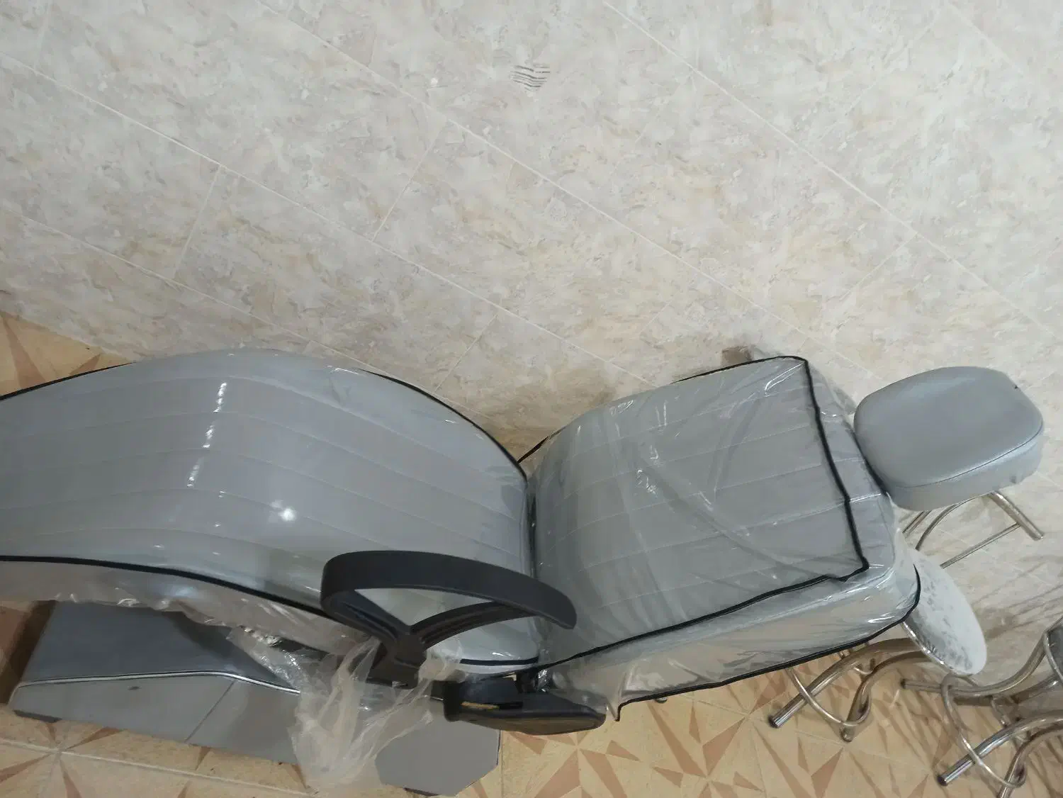 صندلی اصلاح آیینه|آرایشگاه و سالنهای زیبایی|بندر کنگان, |دیوار