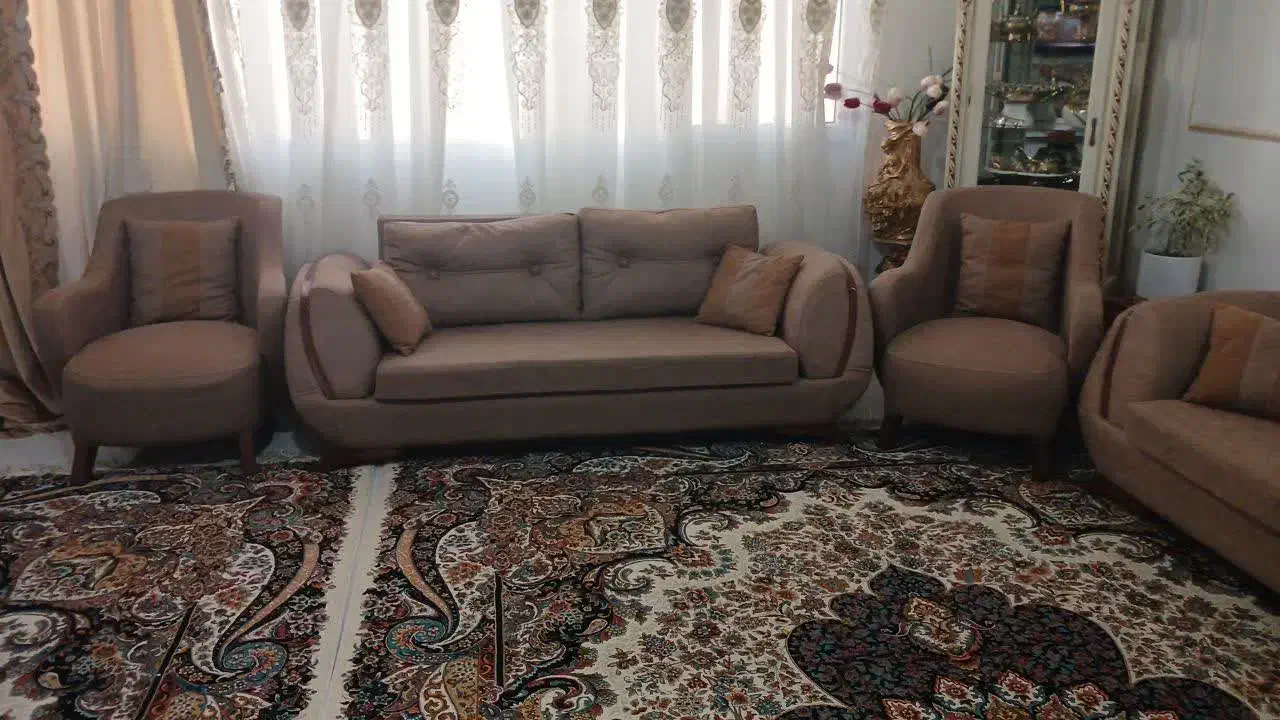 مبل راحتی ۸ نفره|مبلمان خانگی و میز عسلی|مشهد, فریزی|دیوار