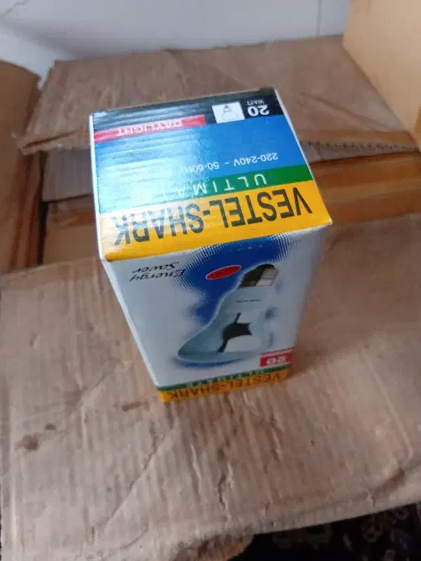 با سلام عرض ادب لامپ کم مصرف مهتابی فقط 75هزار|لامپ و چراغ|همدان, |دیوار