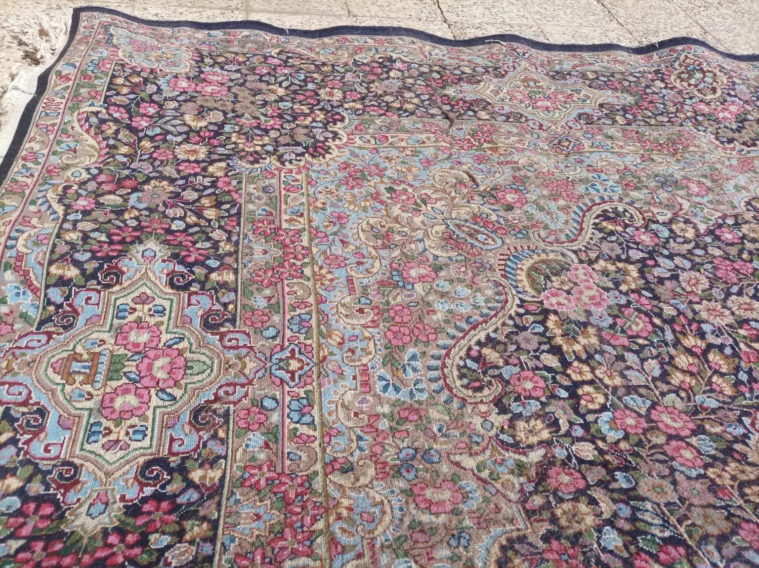 فرش دستباف راوری|فرش|رفسنجان, |دیوار