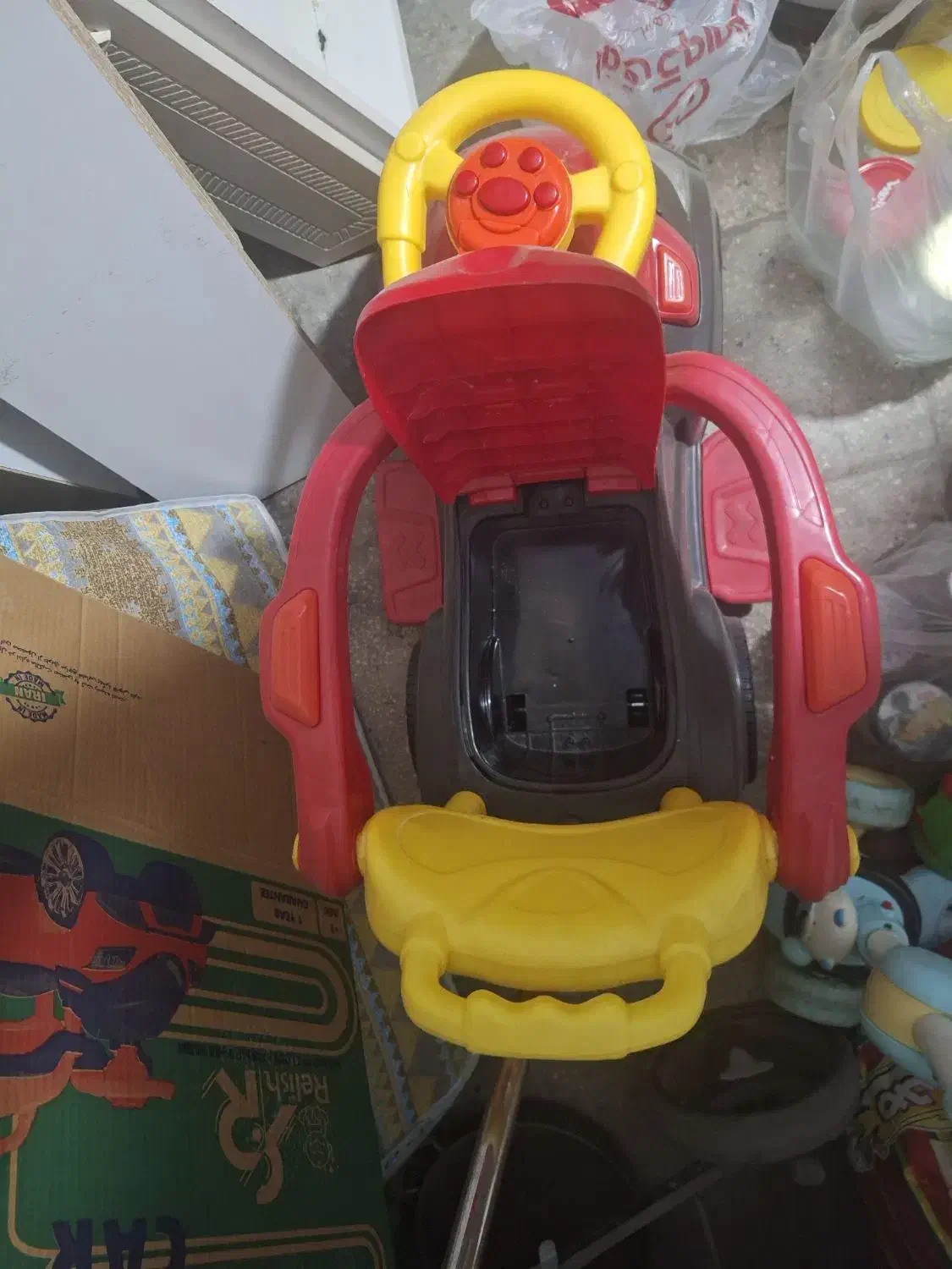 ماشین بچگونه|اسباب‌‌بازی|ری, دیلمان|دیوار