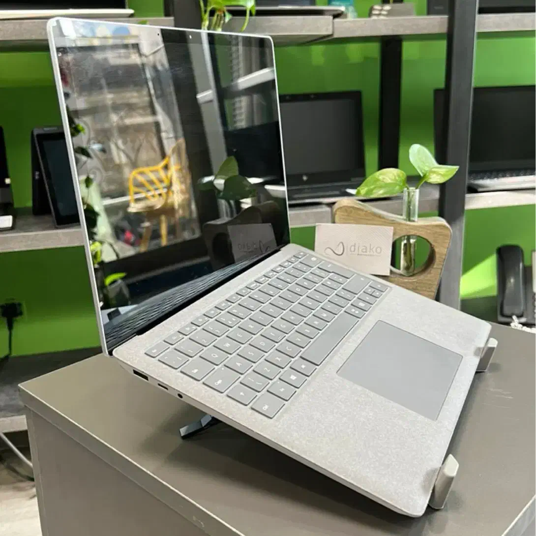 لپ‌تاپ Surface کارکرده ، از دم قسط ، با یک برگ چک|رایانه همراه|کرج, اصفهانی‌ها|دیوار