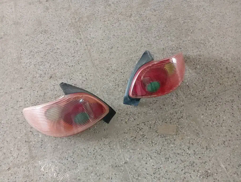 خطر عقب پژو206|قطعات یدکی و لوازم جانبی|فولادشهر, C7|دیوار