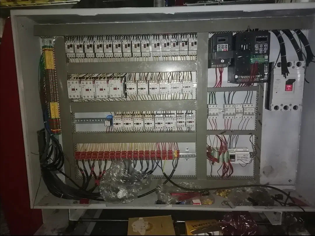 گروه ایمن مدار نصف جهان (برقکار صنعتی و ساختمان)|خدمات پیشه و مهارت|نجفآباد, حومه نجف آباد|دیوار