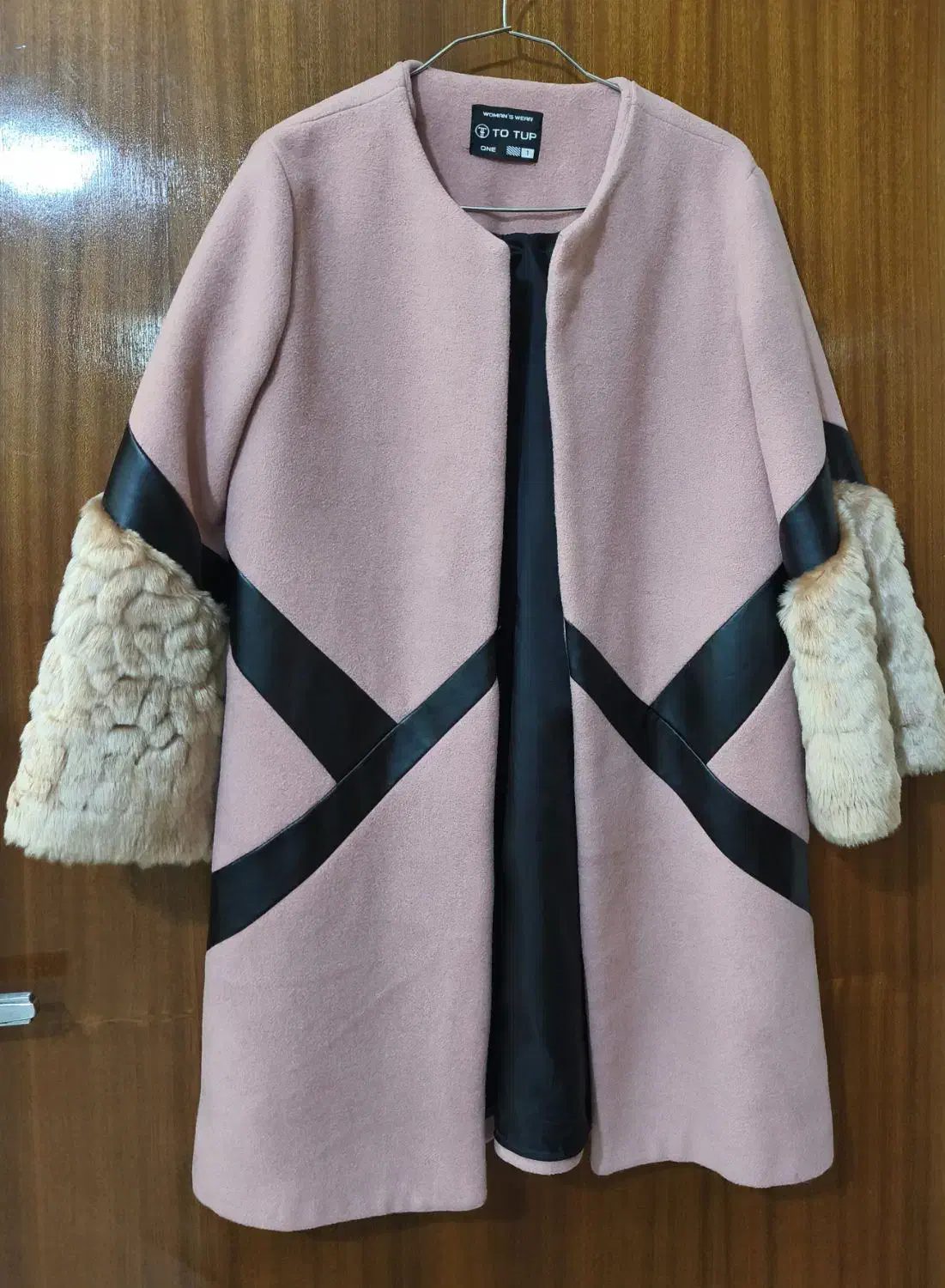 پالتو|لباس|گنبد کاووس, |دیوار