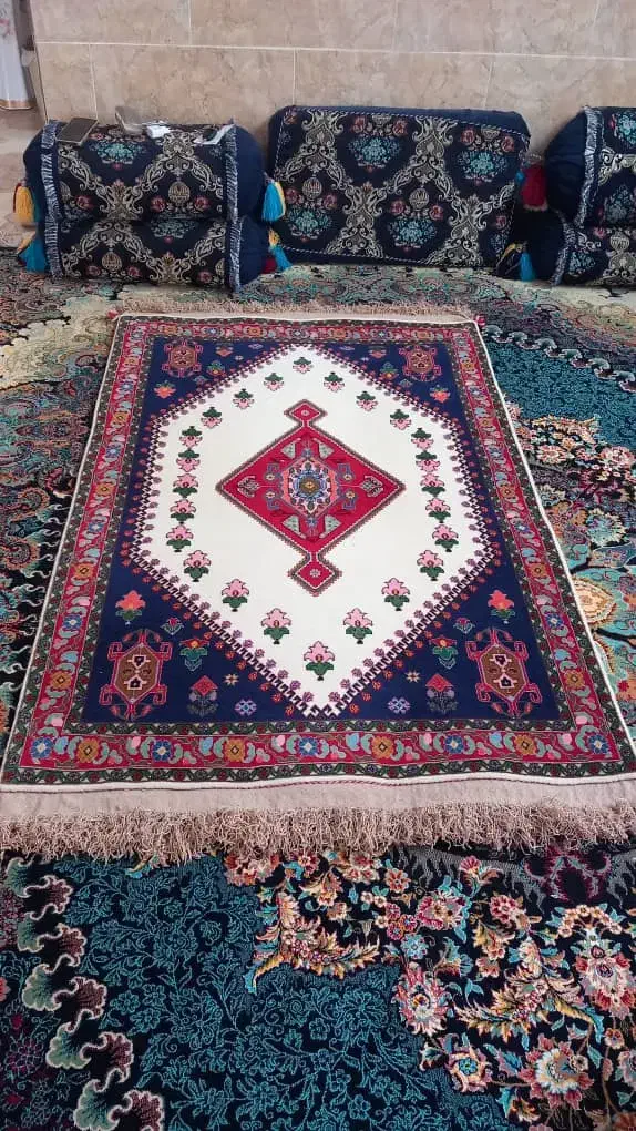 فرش دستباف مرینوس|فرش|مرودشت, رامجرد یک|دیوار