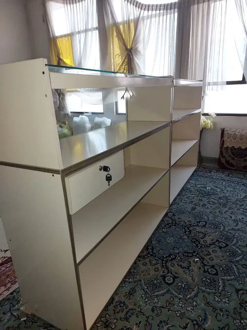 فروش دو عدد ویترین و دوعدد قفسه دیواری|فروشگاه و مغازه|سمنان, |دیوار
