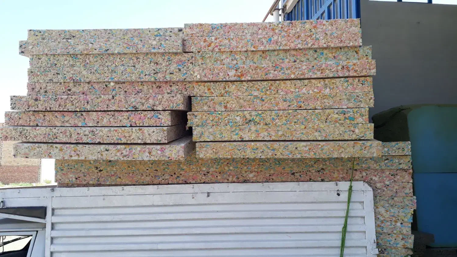 یک کارگر ساده نیازمندیم|استخدام صنعتی، فنی، مهندسی|تبریز, |دیوار