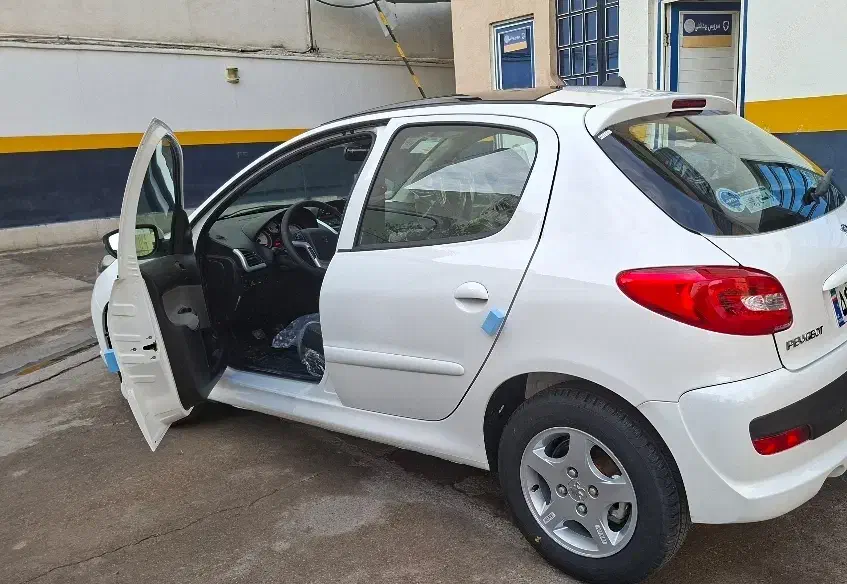 ۲۰۷ پانورما دنده ایی|خودرو سواری و وانت|شیراز, شیخ روزبهان|دیوار