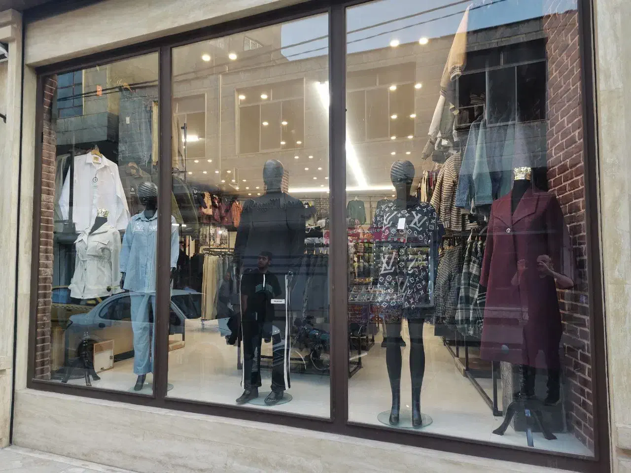 فروشنده خانوم در نوبت صبح یا بعداز ظهر|استخدام بازاریابی و فروش|مشهد, آیت الله خامنهای|دیوار