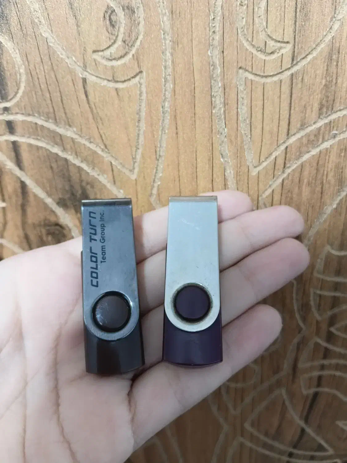 فلش ۸ و۴ گیگ|قطعات و لوازم جانبی رایانه|گرگان, |دیوار