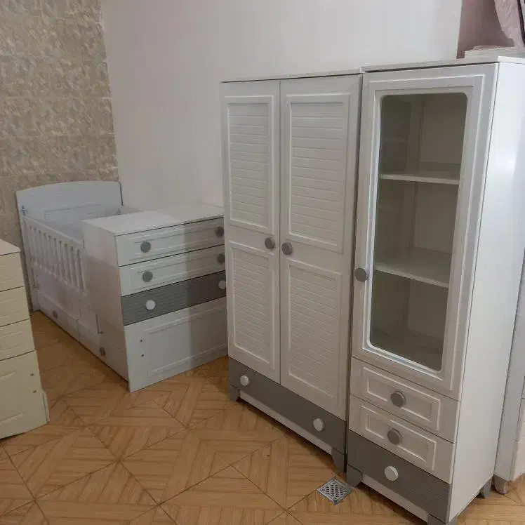 تخت و کمد نوزاد و نوجوان/ با طراحـی خـاص/سیسمونی|تخت و صندلی بچه|محمدشهر, همایون ویلا|دیوار