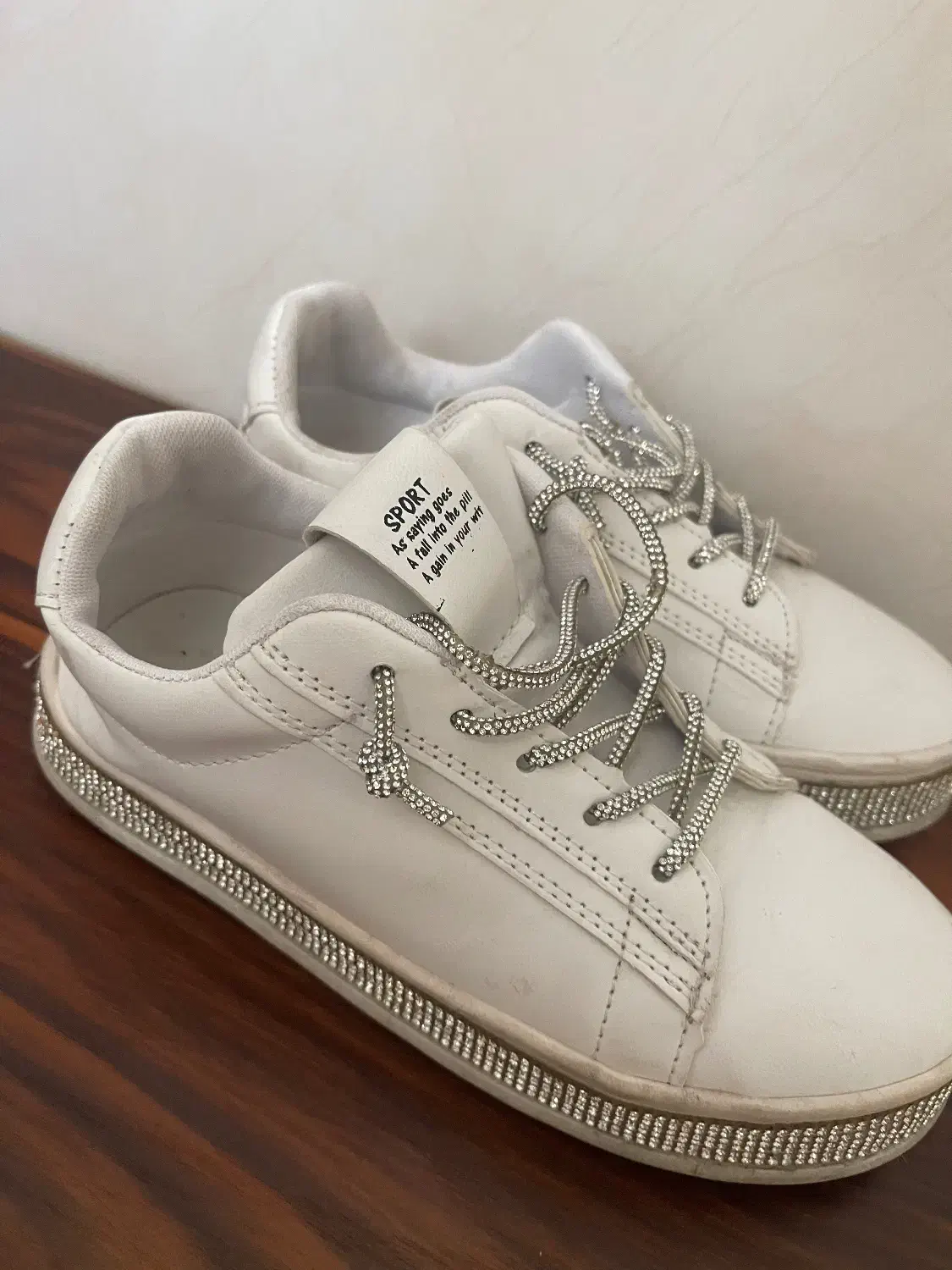 کتونی مجلسی سفید|کیف، کفش، کمربند|قم, باسکول|دیوار