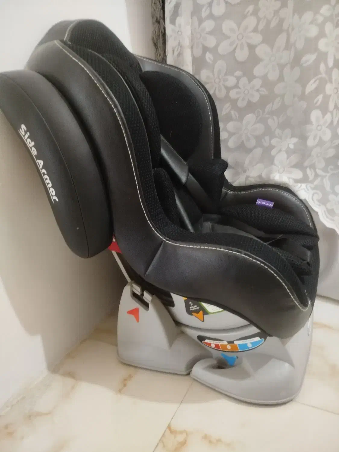 صندلی ماشین کودک|تخت و صندلی بچه|هشتگرد, هیو|دیوار