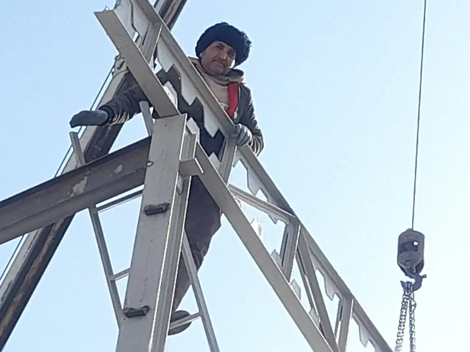 یک جوشکار وارد به جوشکاری|استخدام صنعتی، فنی، مهندسی|آفتاب, |دیوار