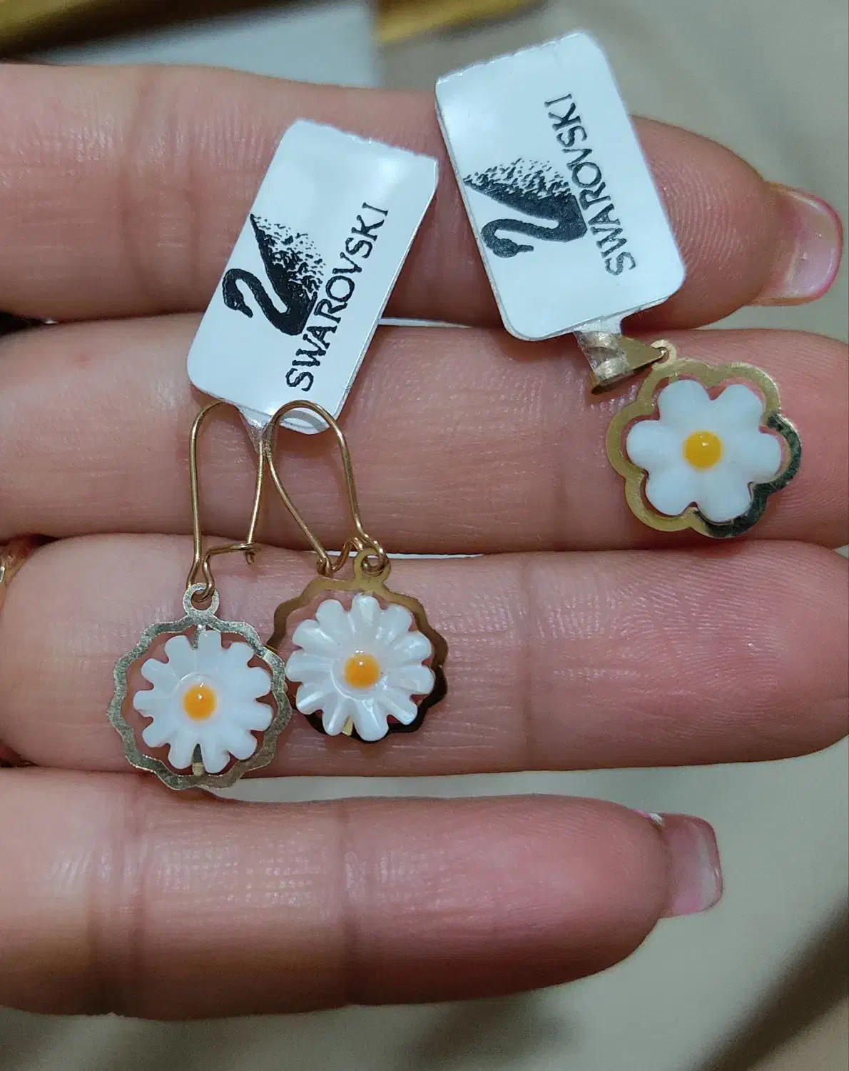 طلای کادویی و مینیمال|جواهرات|دوگنبدان, |دیوار