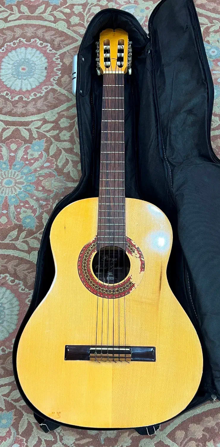 گیتار کلاسیک پویا کرم قهوه ای|گیتار، بیس، امپلیفایر|اهواز, کیانپارس |دیوار