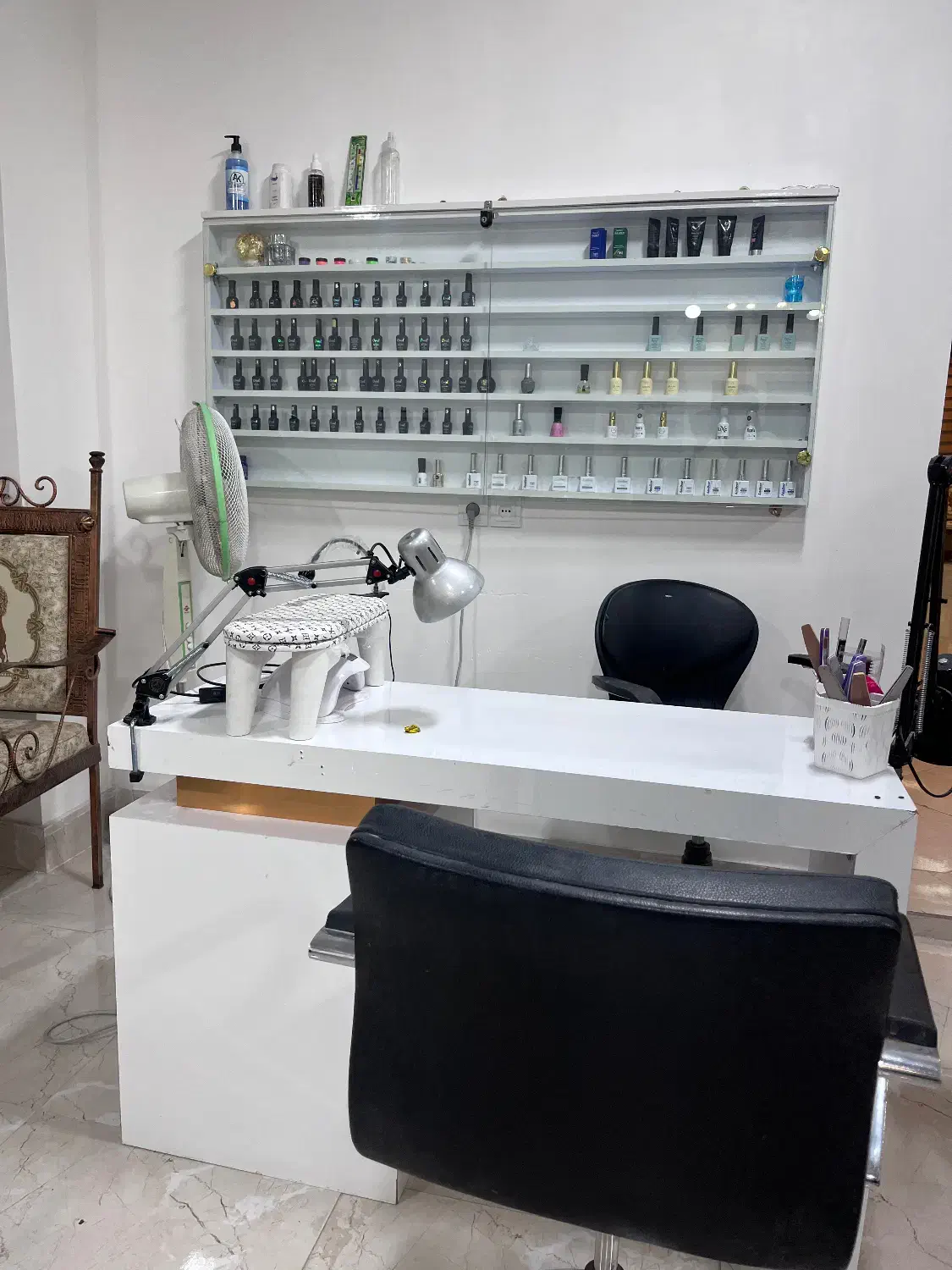 میز ناخن|آرایشگاه و سالنهای زیبایی|بیرجند, |دیوار