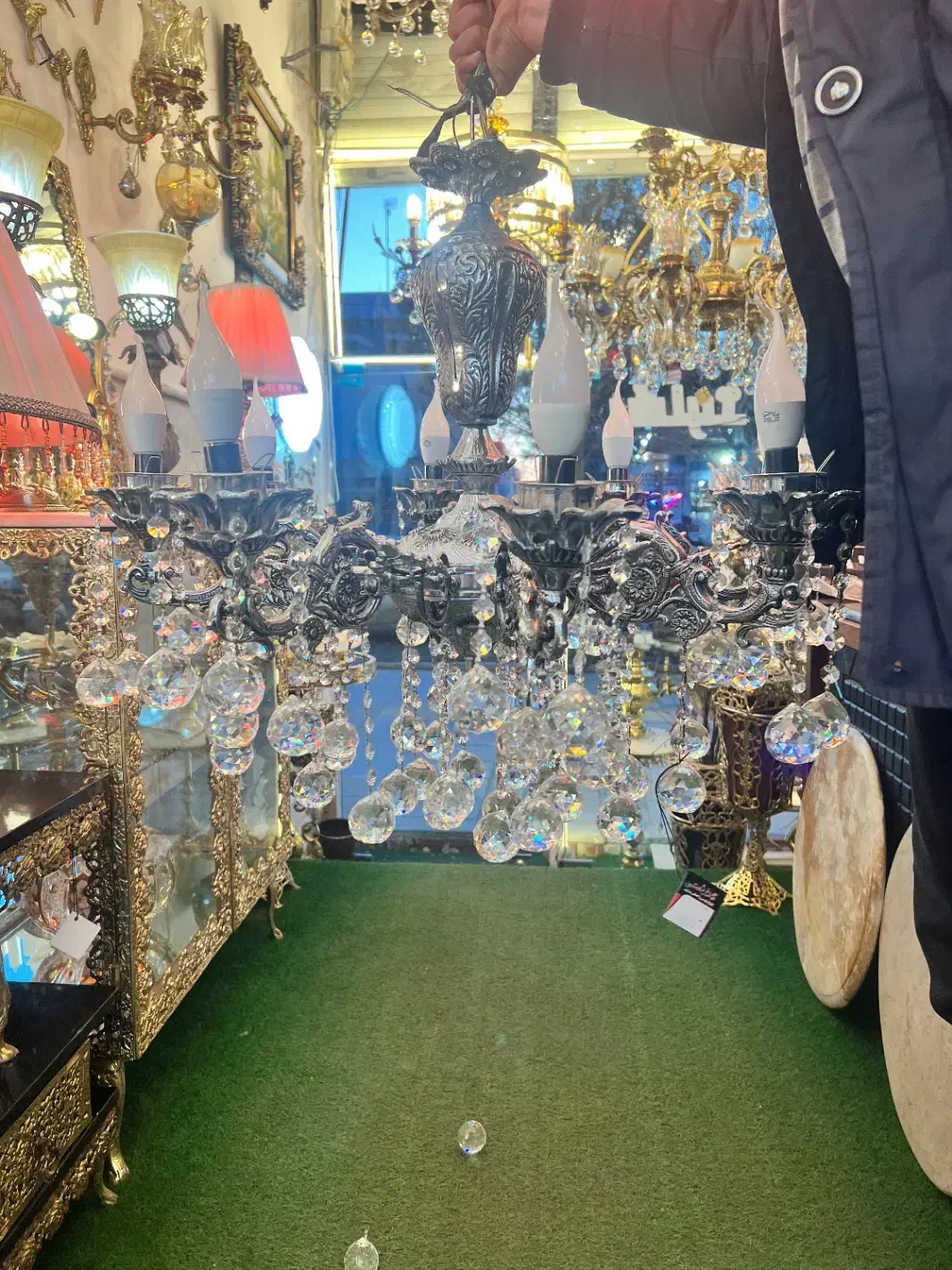 لوستر ۸شاخه|لوستر و چراغ آویز|قم, میرزائیه|دیوار