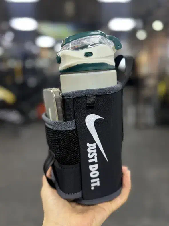 هولدر مگنتی ورزشی|کیف، کفش، کمربند|تهران, نمایشگاه بین المللی|دیوار