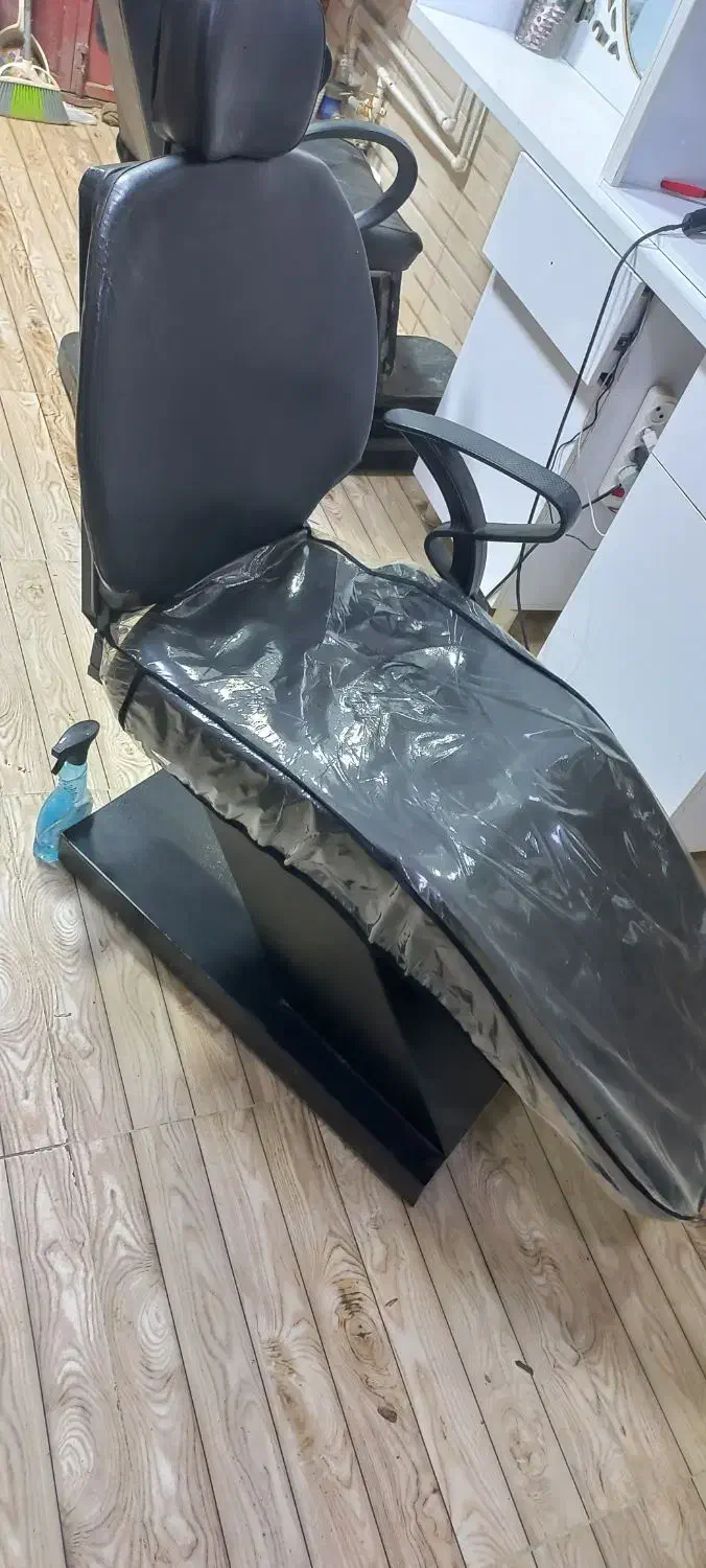 صندلی آرایشگاه زنانه|آرایشگاه و سالن‌های زیبایی|سنندج, |دیوار