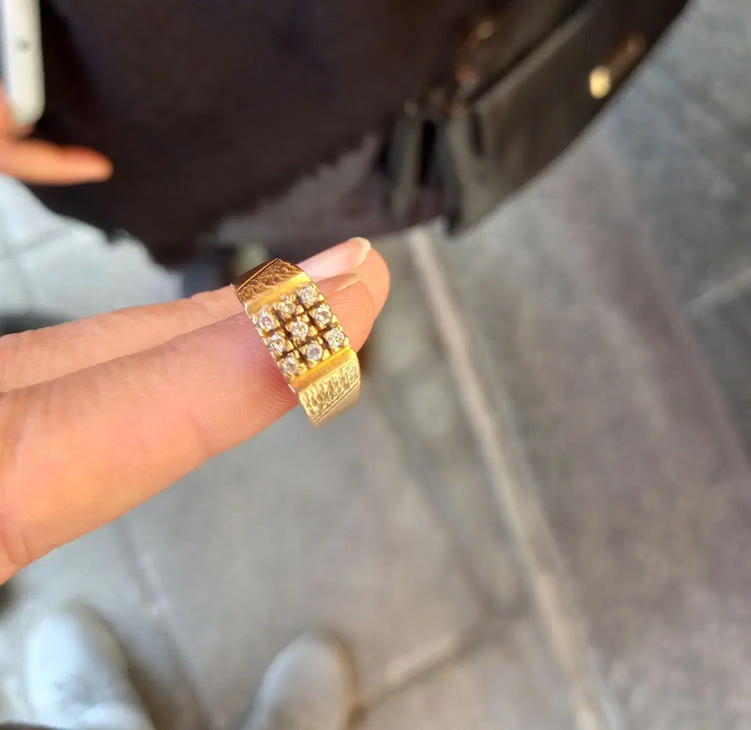 انگشتر طلا دارای چن نگین خیلی ریز|جواهرات|همدان, |دیوار