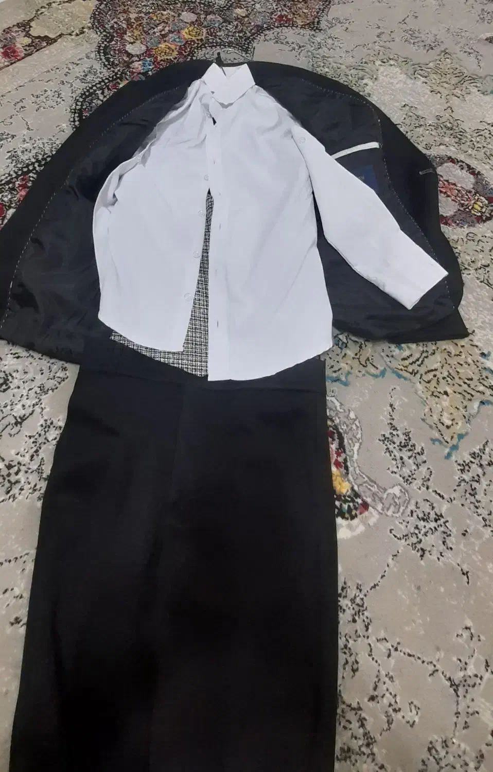 کت شلوار|لباس|رشت, پاستوریزه|دیوار