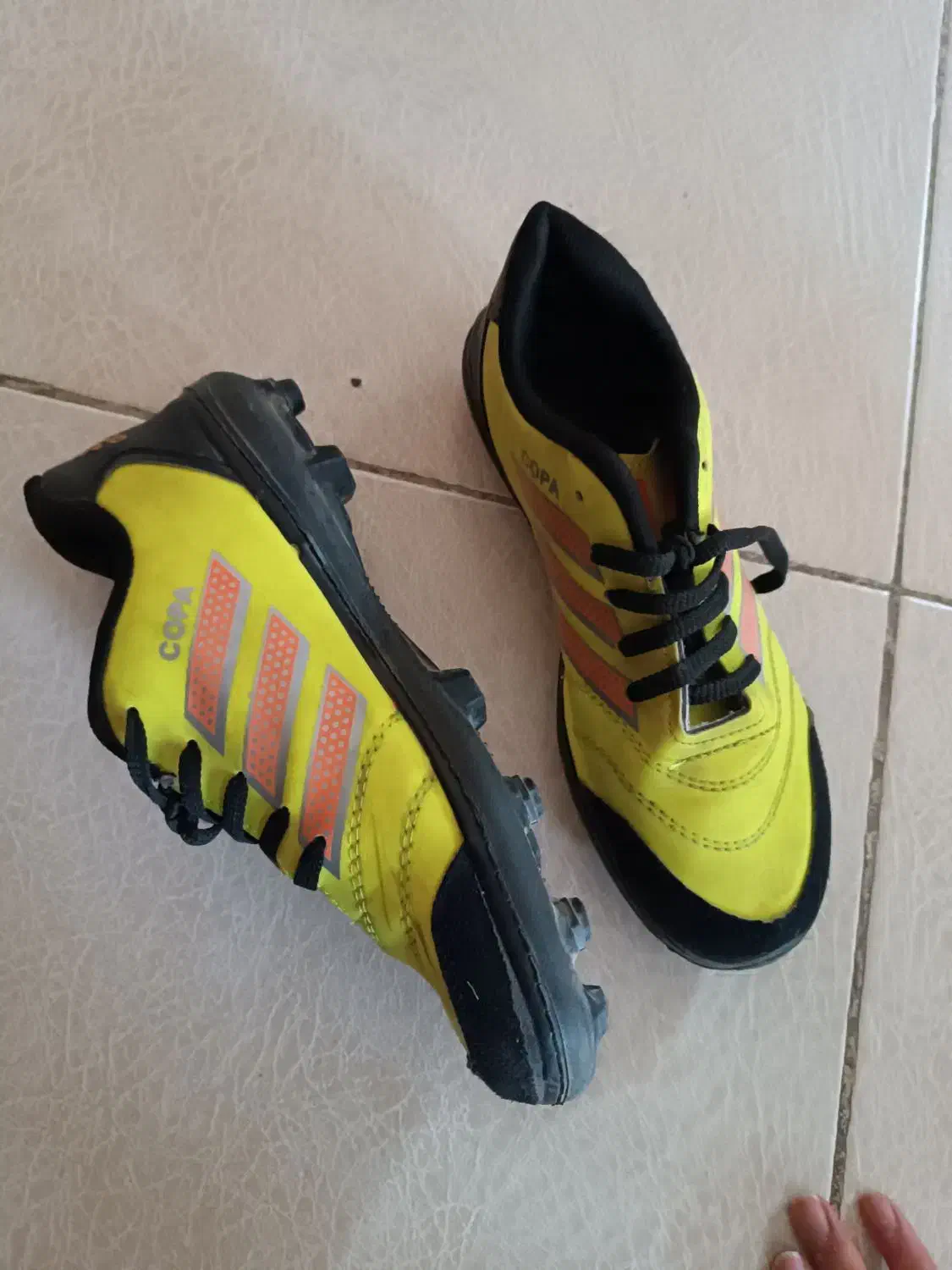 کتانی فوتبال سایز 40|کیف، کفش، کمربند|اراک, |دیوار