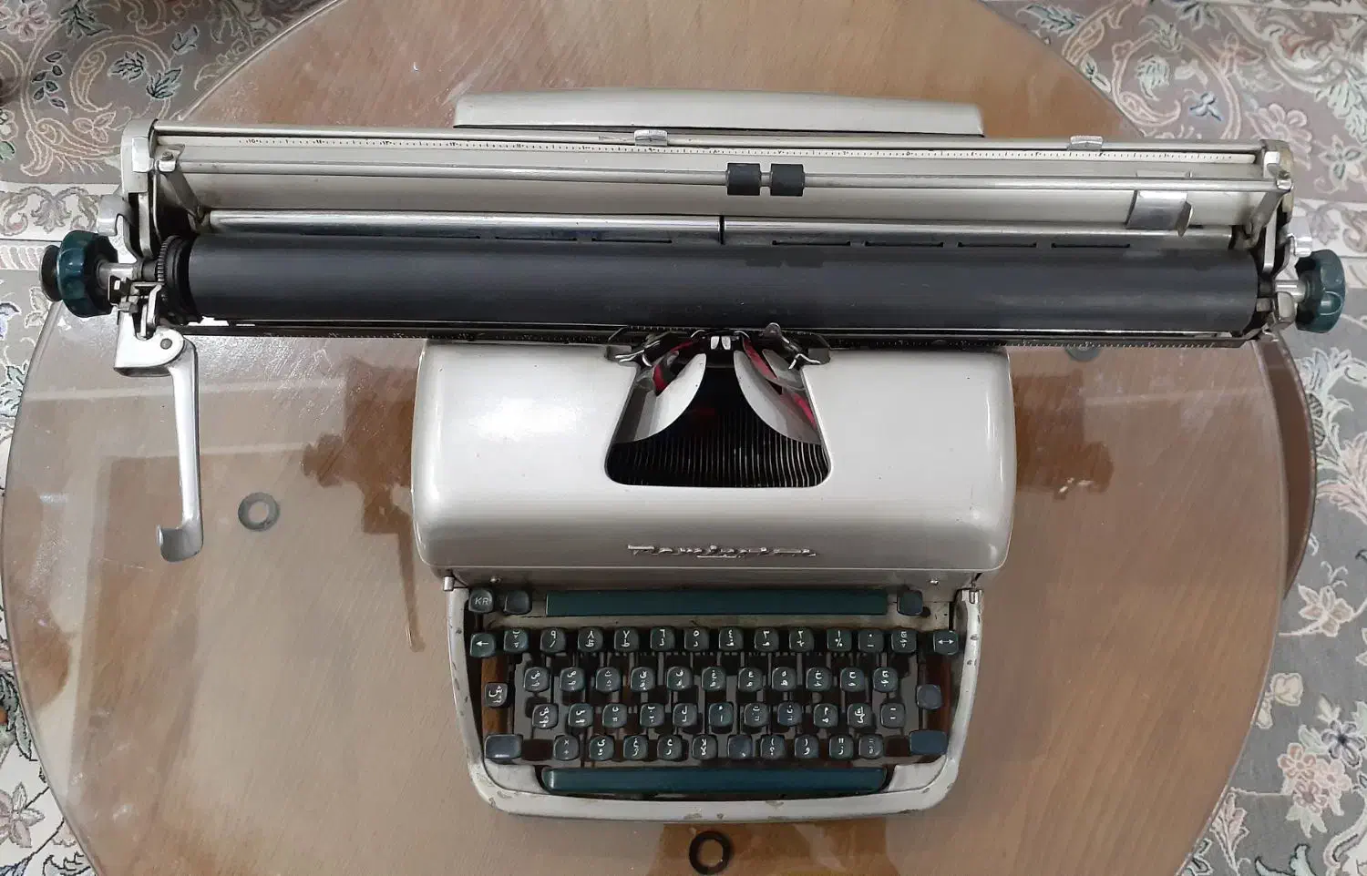 ماشین تایپ امریکایی قدیمی رمینگتون|کلکسیون اشیاء عتیقه|اصفهان, شهرک کاوه|دیوار