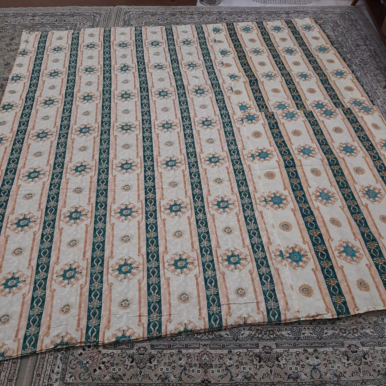 لحاف سنتی پشمی|رختخواب، بالش، پتو|لاهیجان, کوی زمانی|دیوار