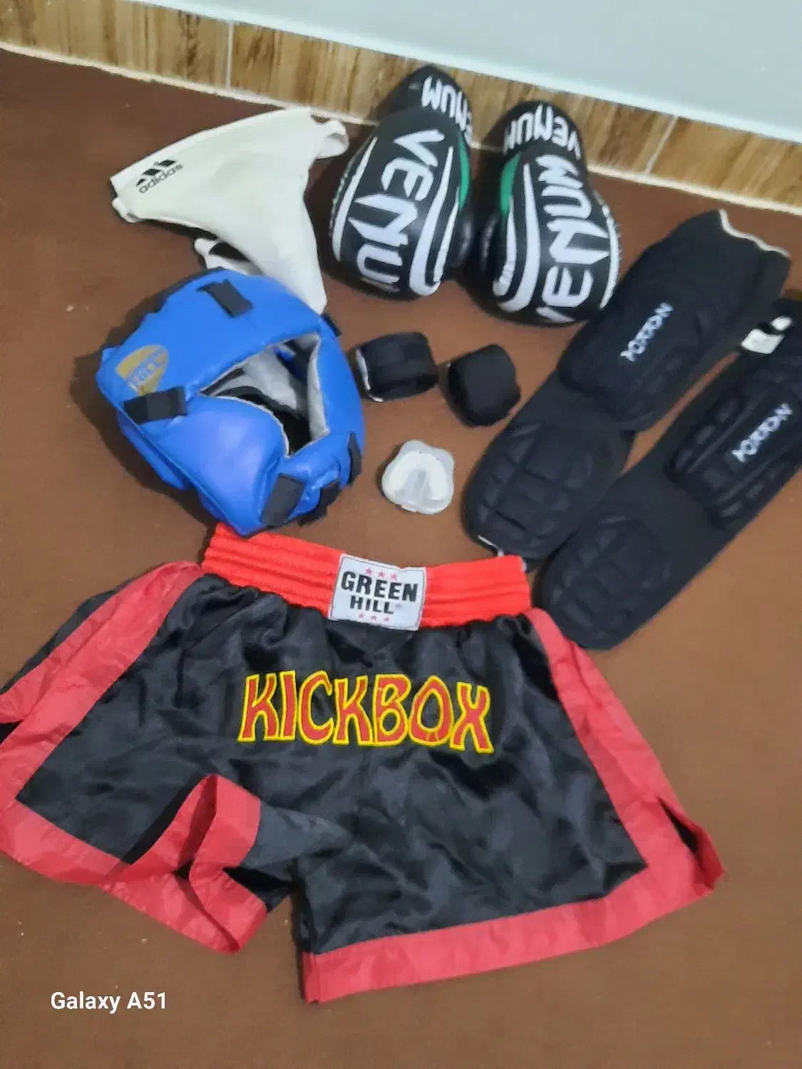 دستکش بوکس لوازم کیک بوکسینگ|تجهیزات ورزشی|محمدشهر, ولدآباد|دیوار