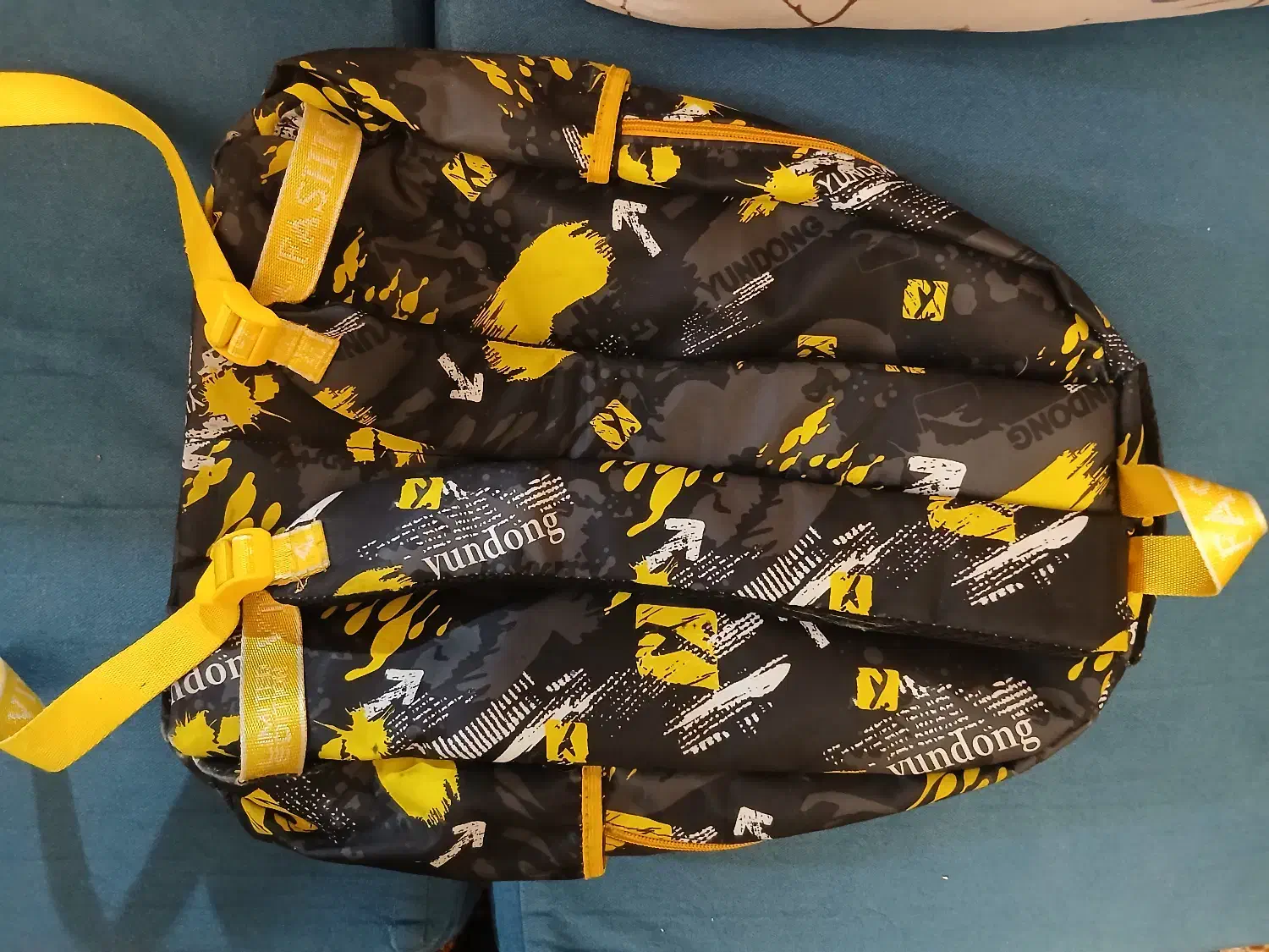 کوله پشتی خارجی|کیف، کفش، کمربند|رشت, منظریه|دیوار