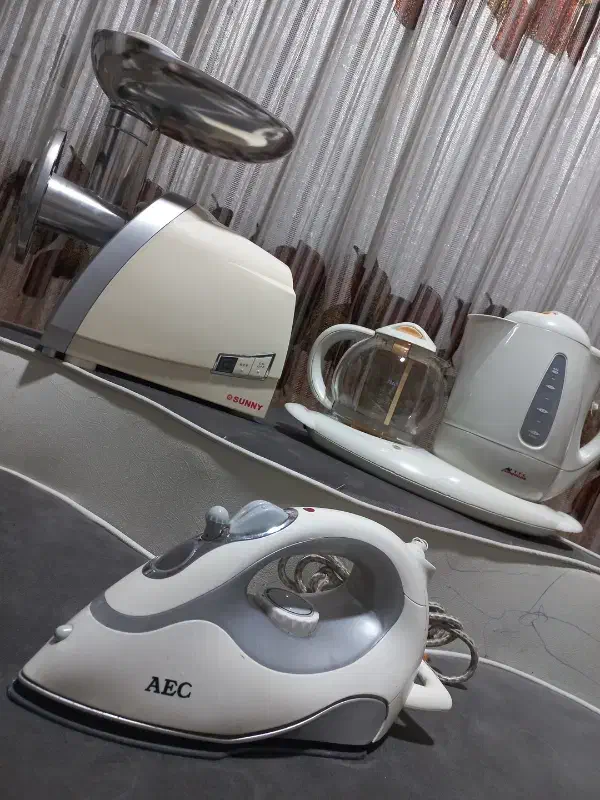 یک دستگاه اتو،چرخ گوشت،چای ساز|سایر لوازم برقی|اسلام‌شهر, شهرک مفیدی|دیوار