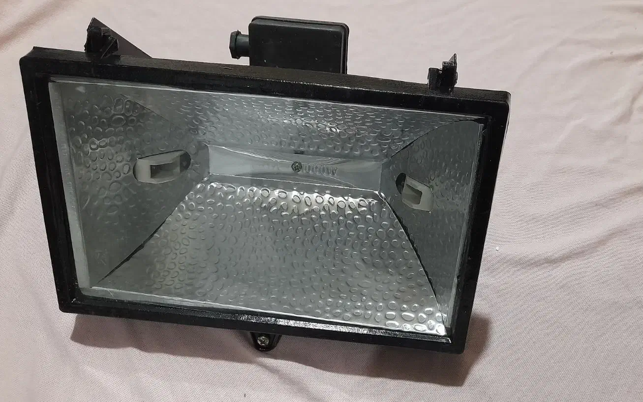 پرژکتور قلمی هزار|لامپ و چراغ|اصفهان, پزوه|دیوار