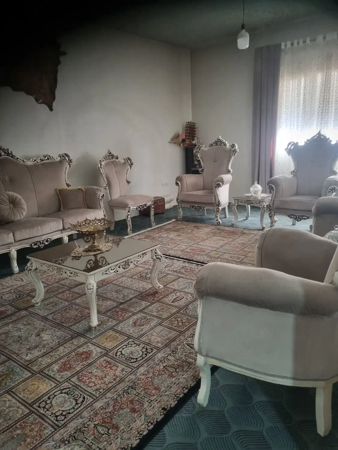 مبل کلاسیک|مبلمان خانگی و میز عسلی|رباط‌کریم, شهرک درخشان|دیوار