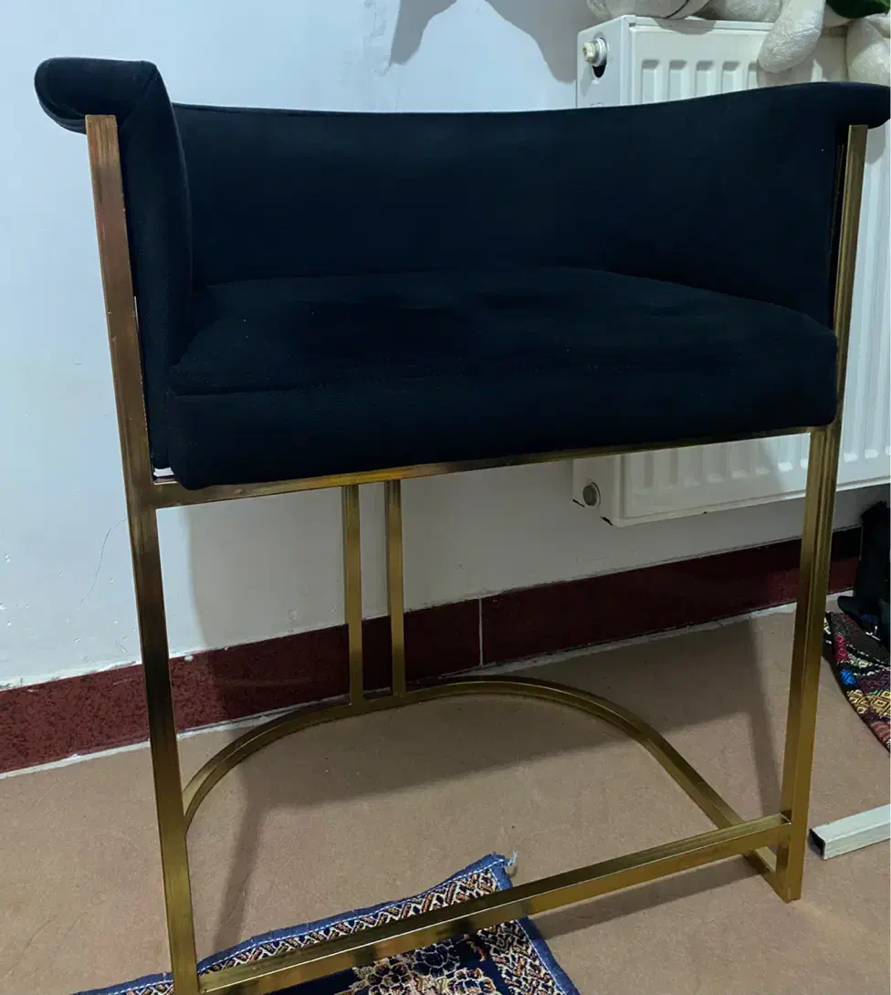 فروش میز ناخنکار ۲صندلی و قفسه لاک|آرایشگاه و سالن‌های زیبایی|پارس‌آباد, |دیوار